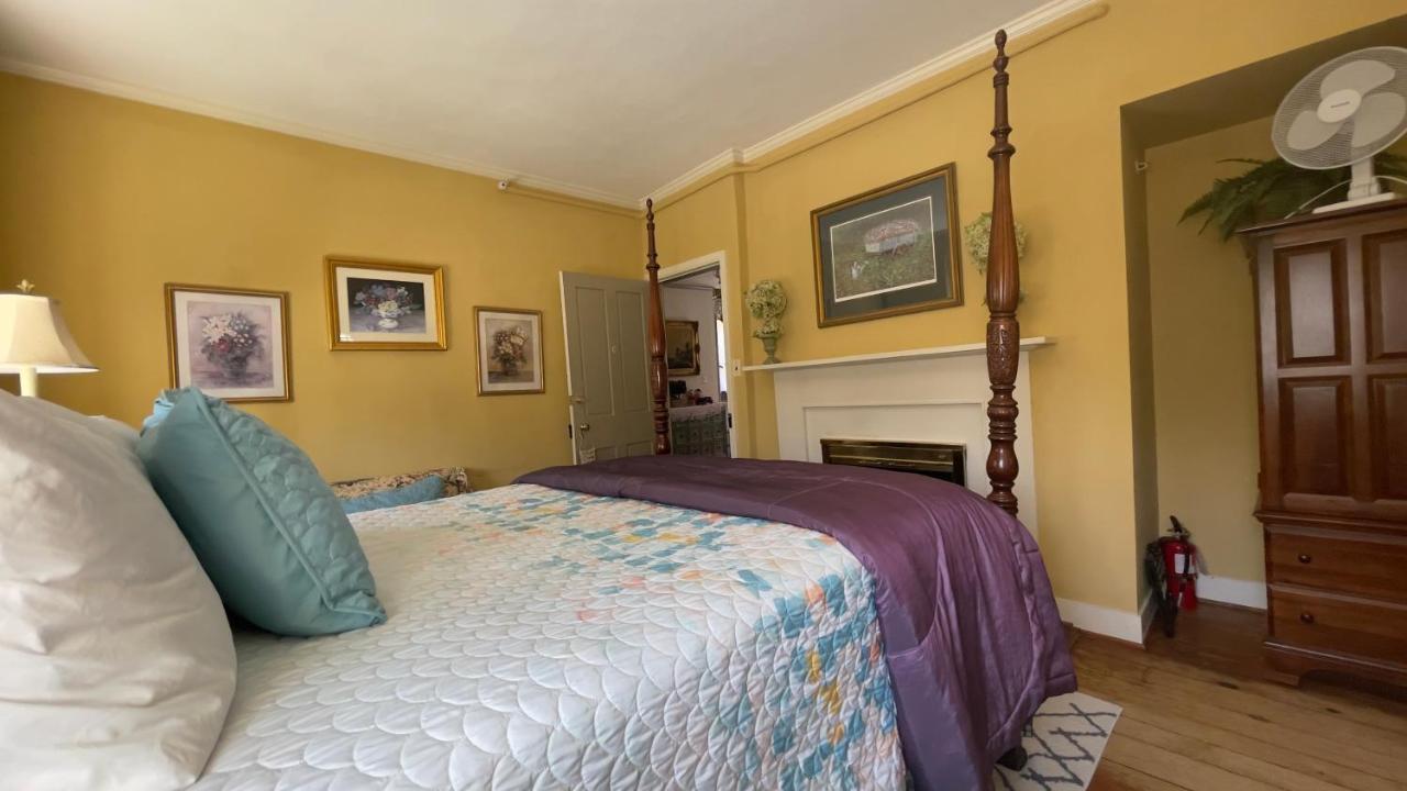 Wayside Inn Bed And Breakfast Ellicott City Exterior foto